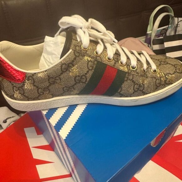 Gucci Ace GG Supreme sneaker with bees - Picture 4 of 10